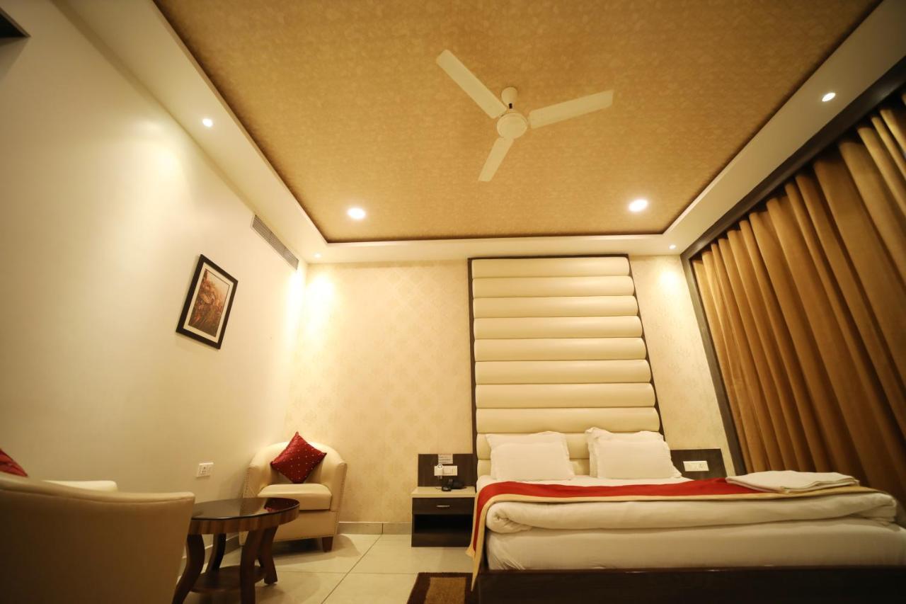 Hotel Panchsheel Ayodhya Extérieur photo