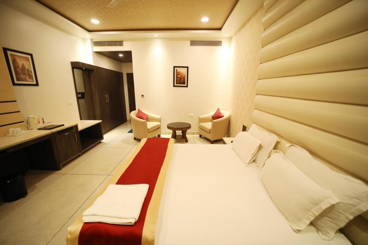 Hotel Panchsheel Ayodhya Extérieur photo