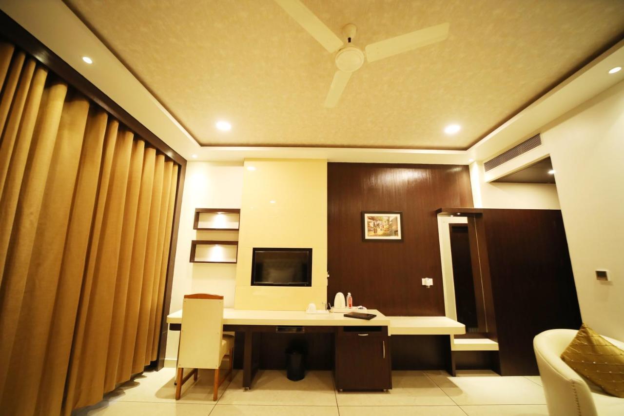 Hotel Panchsheel Ayodhya Extérieur photo